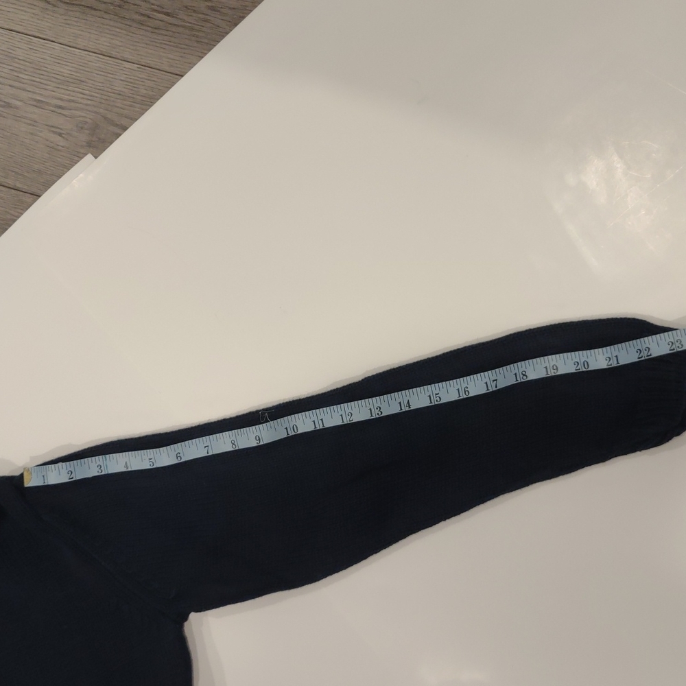 LIKE NEW CHRISTMAS SWEATER - Picture 5 of 5